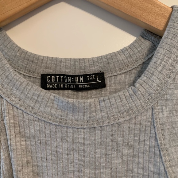 Gray halter top - Picture 2 of 3